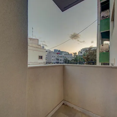 Fully Equipped In Msida With Wifi & Ac By 360 Estates Tal-Ħriereb