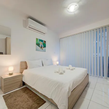 Fully Equipped In Msida With Wifi & Ac By 360 Estates דירה