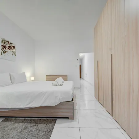 Fully Equipped In Msida With Wifi & Ac By 360 Estates דירה Tal-Hriereb