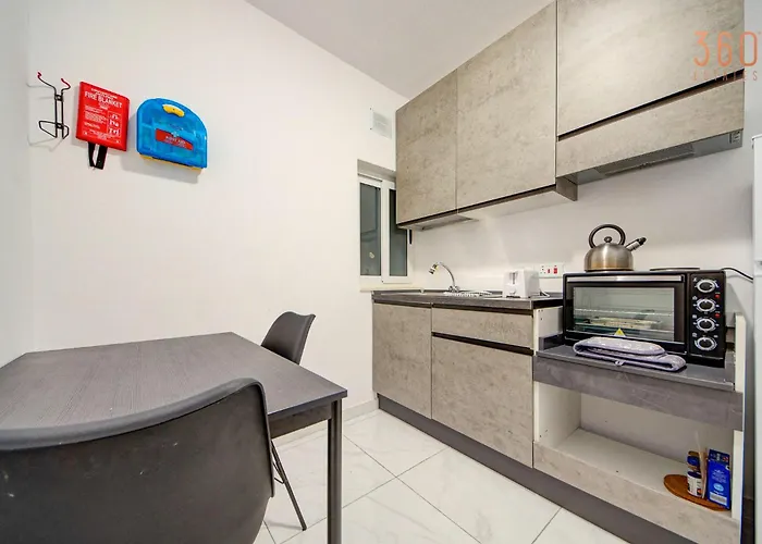 Fully Equipped In Msida With Wifi & Ac By 360 Estates Tal-Hriereb