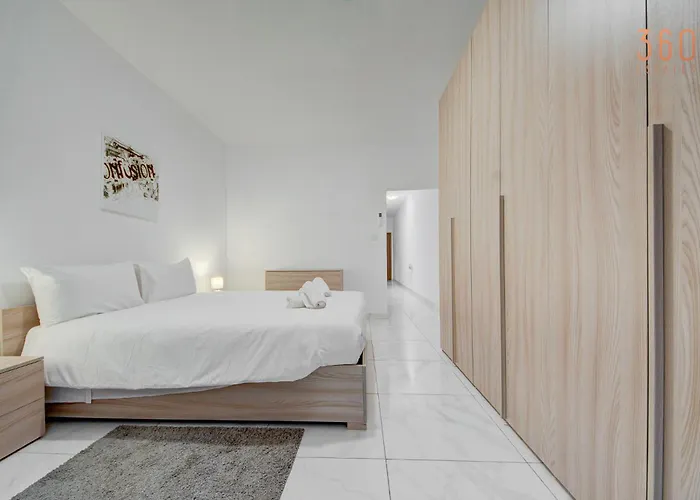 Fully Equipped In Msida With Wifi & Ac By 360 Estates Apartment Tal-Hriereb