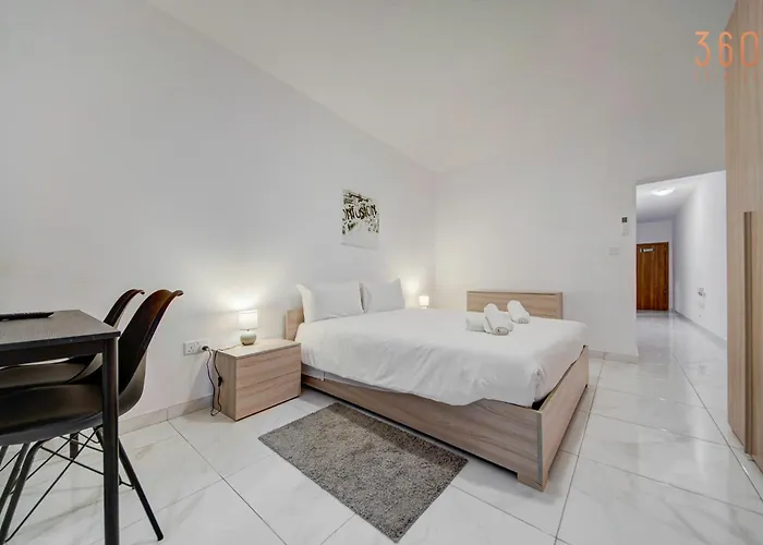 Fully Equipped In Msida With Wifi & Ac By 360 Estates Tal-Hriereb